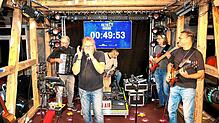 Die Brillos (hier ahnt man, warum sie sich so nennen) in Aktion im &bdquo;Loft 15&ldquo; an der Gutach.