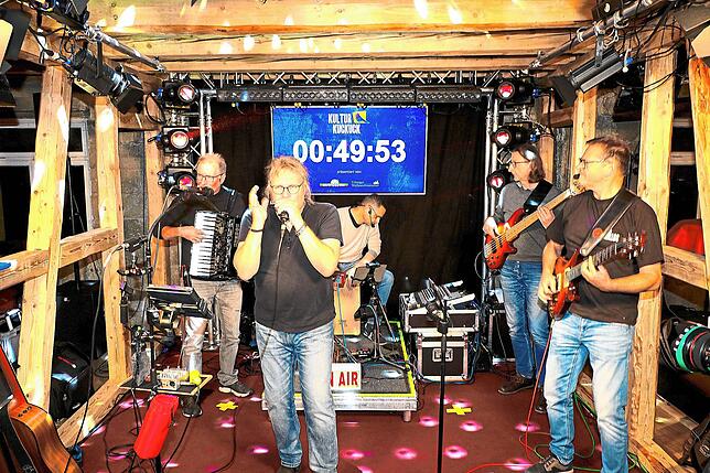 Die Brillos (hier ahnt man, warum sie sich so nennen) in Aktion im „Loft 15“ an der Gutach.