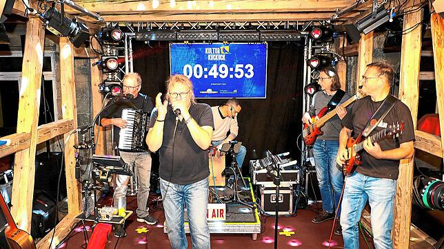 Die Brillos (hier ahnt man, warum sie sich so nennen) in Aktion im &bdquo;Loft 15&ldquo; an der Gutach.