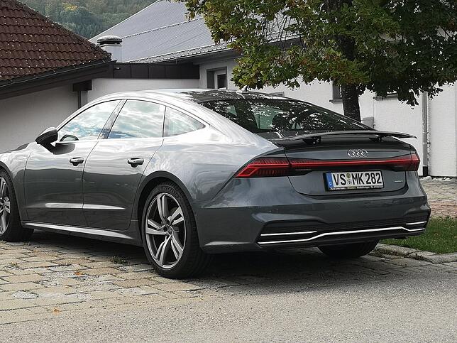 Die Initialen des Blumberger Bürgermeisters zieren seinen Audi.