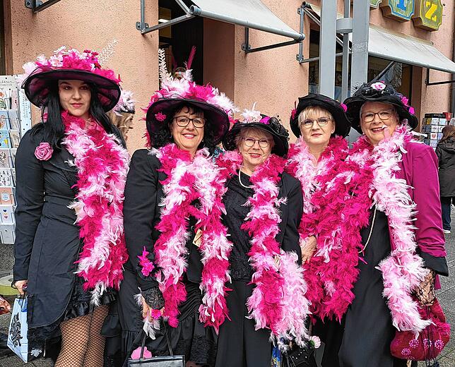 Bild 1: Fasnacht-Bilder aus Bad Säckingen: Wiiber treiben ihr Unwesen am schmutzigen Donnerstag – jetzt ansehen!