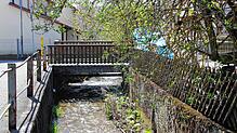 Wird wegen diverser Schäden abgerissen und durch einen Neubau ersetzt: die Rad- und Fußgängerbrücke beim Anwesen Scheuch in Immendingen. ...