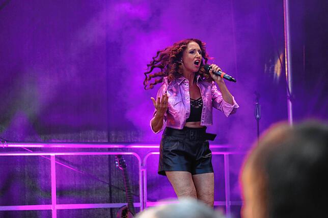 Bild 8: Anita Hofmann und andere Schlagerstars: Party beim Sound Beach Festival 2025 in Überlingen