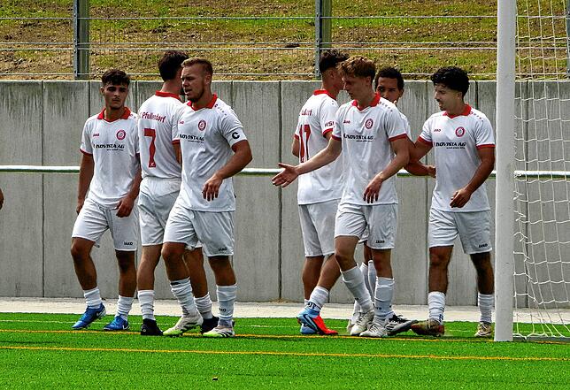 Bild 12: Knackiger Auftakt zwischen SC Pfullendorf II und FC Uhldingen. Wir waren mit der Kamera dabei!