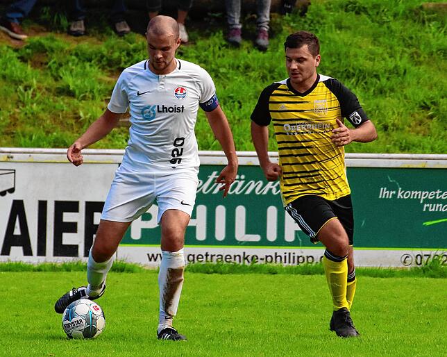 Bild 12: SV Eichsel muss gegen den FC Huttingen mit einem 1:1 zufrieden sein &ndash; und wir haben die Bilder!