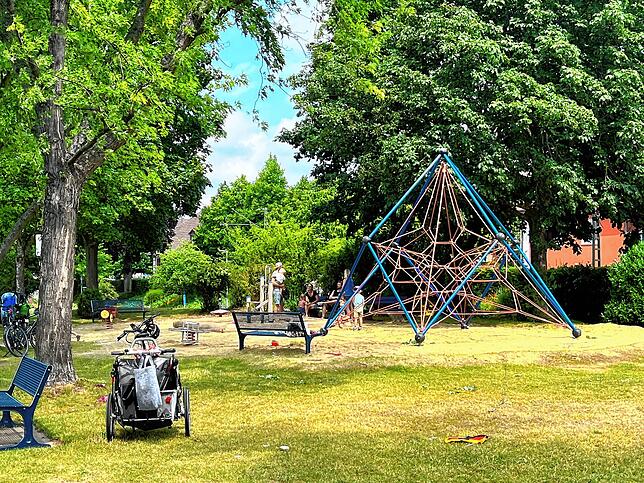 Auch Kinder finden in Allensbach einige Spielplätze zum Toben.