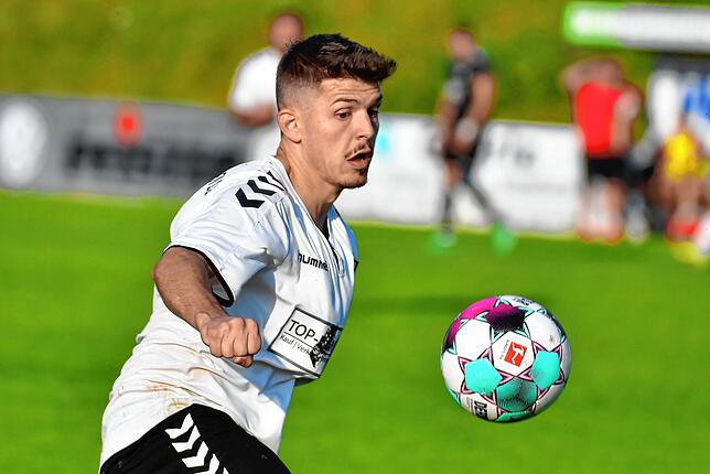 Bild 1: FSV Rheinfelden gewinnt Landesliga-Derby beim VfR Bad Bellingen mit 2:1 &ndash; und wir haben die Bilder!