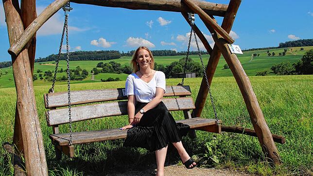 Ein Ort, um die Seele baumeln zu lassen: Die Schaukel auf dem &bdquo;Rittersteig&ldquo; oberhalb von Wutöschingen ist einer von Corinna ...