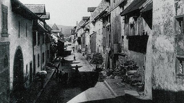 Die Säckinger Rheinbadstraße im Jahre 1891. In dieser Straße wohnten einst die Bauern der Stadt.