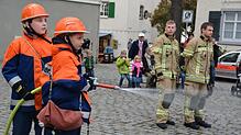 Früh übt sich: Der Nachwuchs aus der mitgliederstarken Jugendfeuerwehr demonstriert bei der Hauptprobe 2017 der Freiwilligen Feuerwehr ...