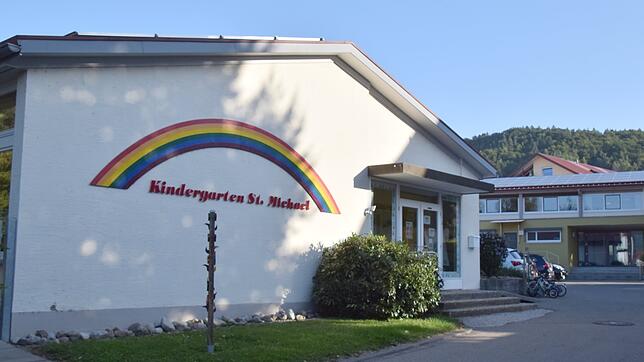 Der katholische Kindergarten St. Michael muss neu gebaut werden. Im Gemeinderat kamen das marode Gebäude zur Sprache. Unter anderen sind ...