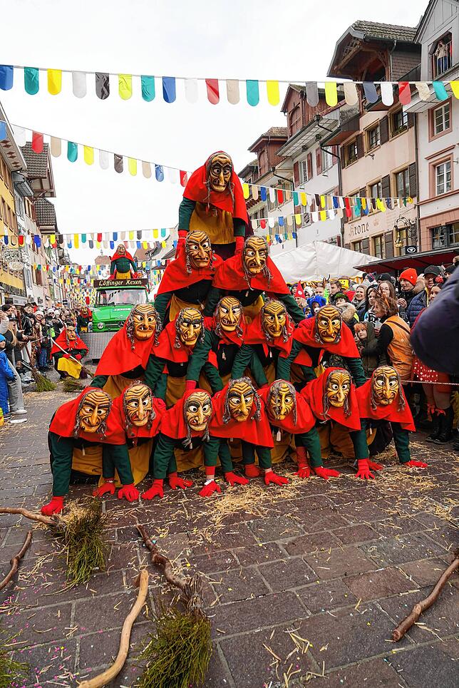 Bild 6: Narren, Kostüme und Stimmung: Die Highlights des Narrentreffens in Waldshut in Bildern