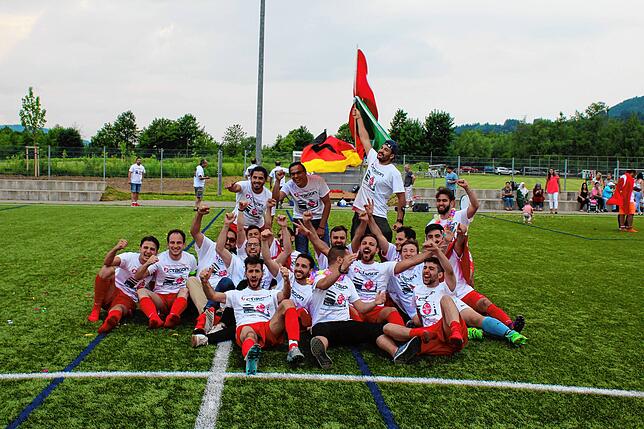 Projekt: Mit der TIG Bad Säckingen holte Ismail Palit den Meistertitel. Vorne von links: Ahmad Essa, Fatih Cakir, Alessio Catanzaro, ...