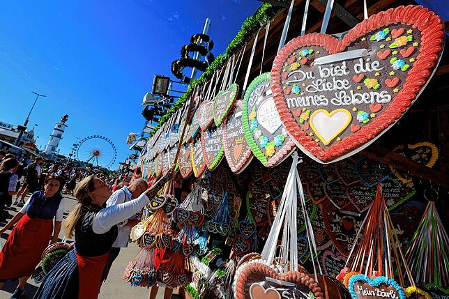 Bild 3: „O‘zapft is“ – 190. Münchner Oktoberfest gestartet