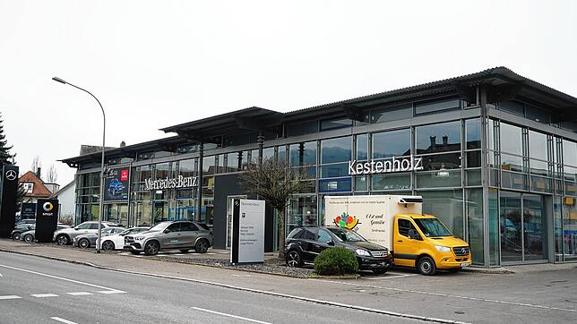 Noch ist das Areal an der B34 Werkareal der Firma Kestenholz. Die Volksbank Rhein-Wehra plant hier aber ein neues modernes Stadtquartier ...