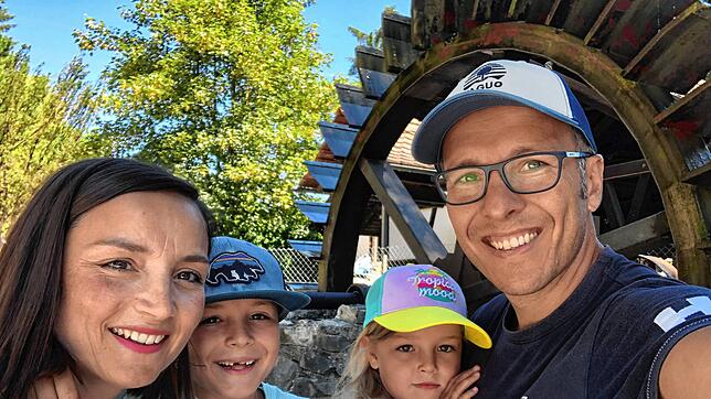Familienausflug in die Lochmühle Eigeltingen: SÜDKURIER-Mitarbeiterin Helene Kerle testet mit ihren Kindern Henry und Elise sowie ...