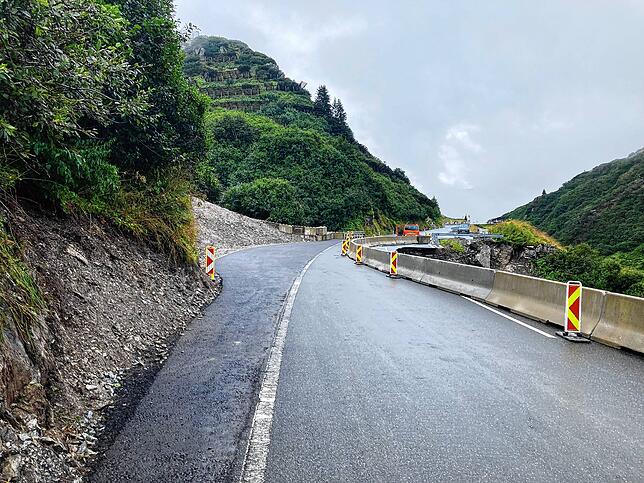 Der provisorisch wiederhergestellte Abschnitt des Arlbergpasses.