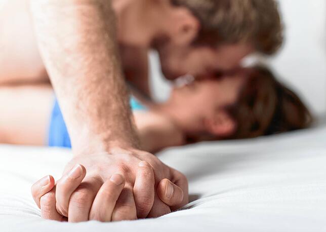 Es muss beim Sex nicht immer nur um den Orgasmus gehen. Auch Kuscheln und Zärtlichkeiten sind wichtig.