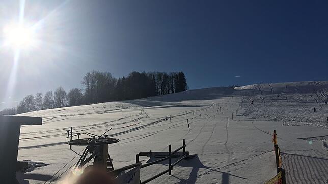 Der Haldenlift Wintersulgen lockt regelmäßig zahlreiche Skifahrer auf die Piste. Schneemangel und Kosten sorgen allerdings für eine ...