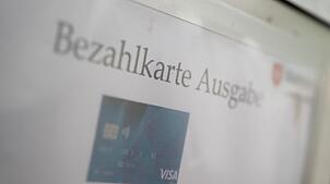 Kritik an den Bezahlkarten kommt vom Flüchtlingsrat. (Archivbild)