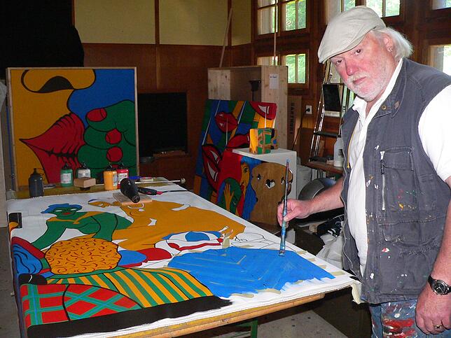 Santhori bei der Arbeit in seinem Atelier in Solvey.
