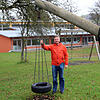 Riedböhringens Ortvorsteher Gerhard Fricker steht auf dem Spielplatz in Riedböhringen. Nach dem Wunsch des Ortsschaftsrates soll er ein ...