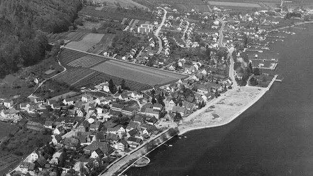 So sah die neue Auffschüttung des Uferparks in Bodman im April 1975 aus.