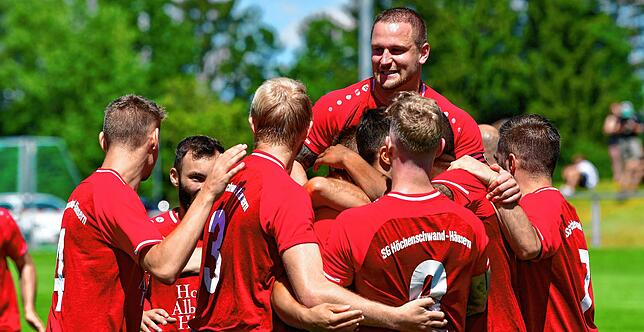 Bild 1: SG Höchenschwand/Häusern steigt nach 4:0 gegen FC Erzingen II auf &ndash; und wir haben Bilder!