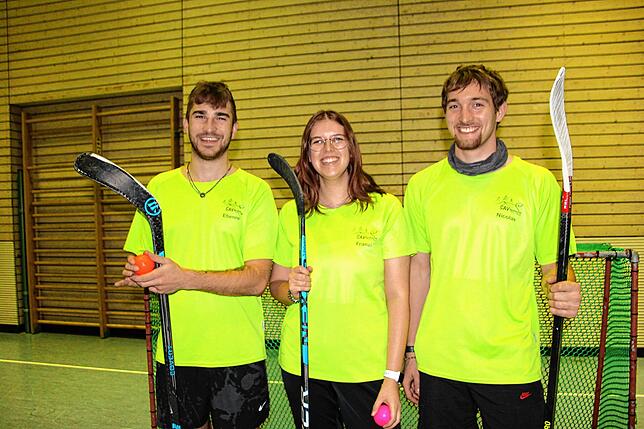 Das Trainertrio Etienne Joch, Franziska Schramm und Nicolas Wittenbecher (von links) von der Inlinehockey-Mannschaft der Ortsgruppe ...