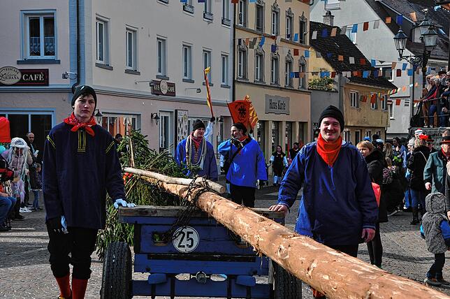 Bild 11: Markdorf: Narrenbaumsetzen 2025 – alle Highlights und besten Einblicke!