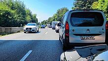 Schon vor Immenstaad staut sich dieser Tage der Verkehr. Aufgrund der Umleitung durch die Baustelle auf der B33 ist auf der B31 noch ...