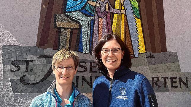 Christina Frank (von links) und Sabrina Scheuble freuen sich auf viele Anmeldungen von Kindern. Foto: Musikverein Ewattingen