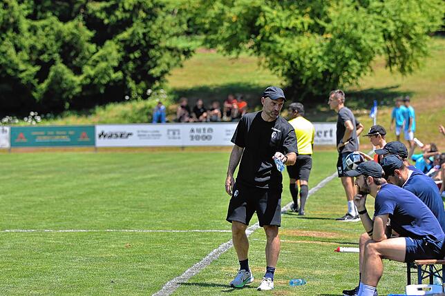Bild 22: SC Freiburg II gewinnt Test beim FC Erzingen gegen den FC Zürich II mit 6:3 – wir haben Fotos!