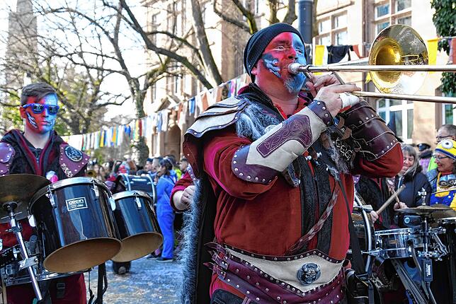 Bild 7: Alle Bilder zum Narrenbaumzug durch die Singener Innenstadt (2)