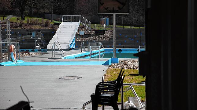 Das Stockacher Freibad wird derzeit überarbeitet, aktuell finden Erdarbeiten statt. Wie die Badesaison in diesem Jahr aussieht, steht ...