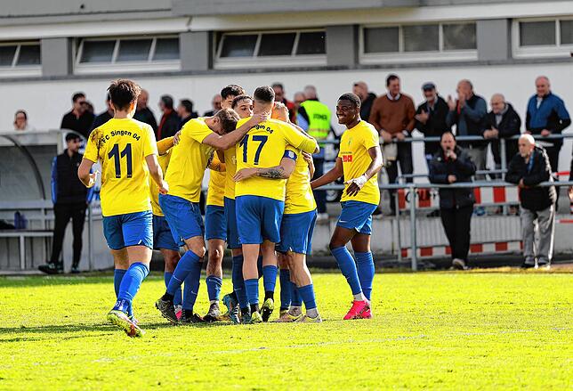 Bild 10: Die besten Bilder der Verbandsliga-Partie zwischen dem FC Singen und dem FV Lörrach-Brombach