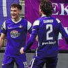 Fußballprofi Omar Sijaric (links) feiert sein Tor für Aue im Spiel gegen Elversberg.