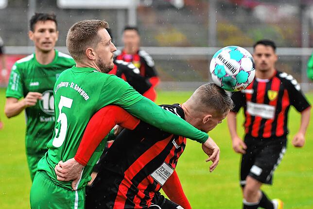 Bild 12: FSV Rheinfelden bleibt mit dem 3:2-Erfolg gegen den FC Freiburg-St. Georgen auch im 13. Saisonspiel unbesiegt &ndash; und wir haben Bilder!