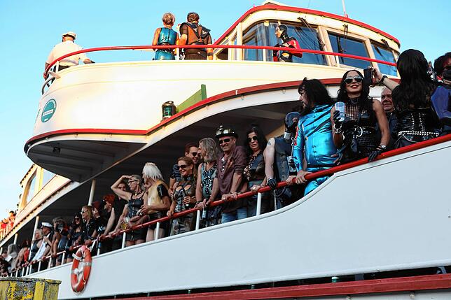 Bild 2: Torture Ship 2022 legt in Konstanz an – Alle Bilder vom BDSM-Schiff, Teil 1