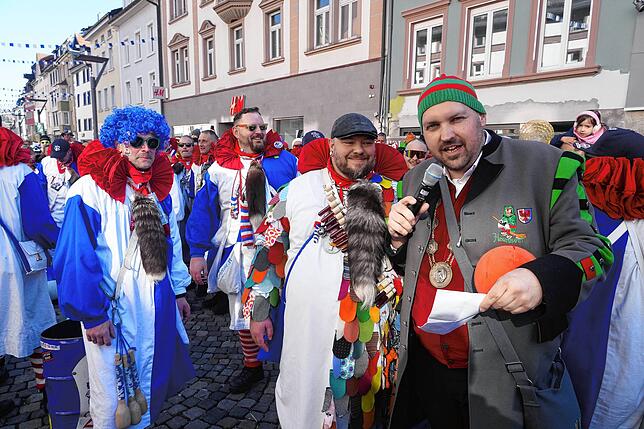 Bild 23: Die Wuescht besiegen die Glonkies beim Völkerball-Wettkampf