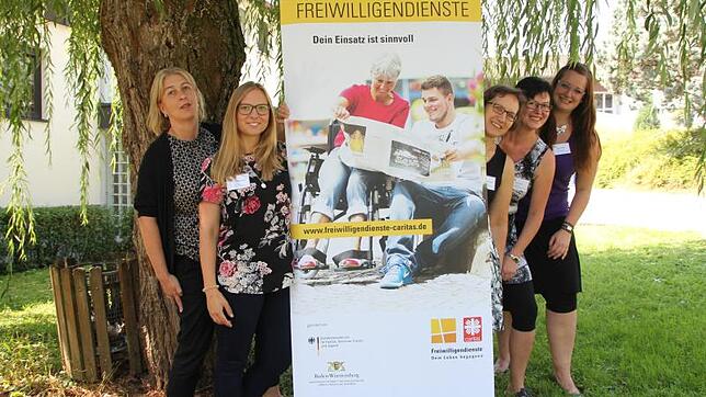 Seit fünf Jahren ist das Regionalbüro der Caritas für Freiwilligendienste in Bad Säckingen (von links): Ulrike Weißensee-Maisl von der ...