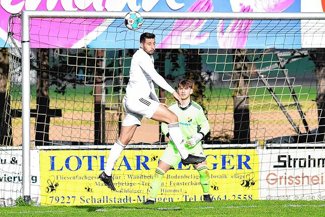 Bild 11: SV 08 Laufenburg verliert bei Spitzenreiter VfR Hausen mit 0:2 &ndash; und wir haben Bilder!