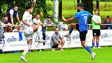 Kritischer Blick: Trainer Philip Brandl (hinten, in der Hocke) war mit dem 0:0 der SG Mettingen/Krenkingen beim SV Blau-Weiß Murg nicht ...