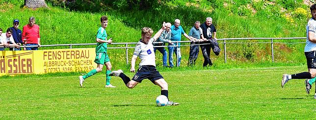 Bild 38: SV Buch besiegt SV Waldhaus im Derby mit 4:0 – und wir haben Fotos!