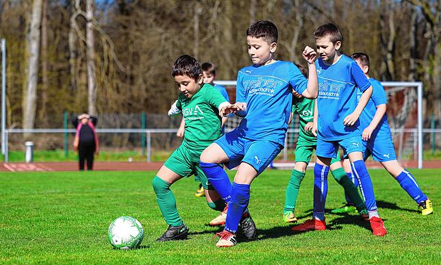 Bild 3: Kleine Kicker ganz groß! Unsere Bilder vom F-Jugendturnier des SC Bankholzen-Moos
