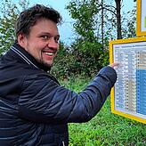 Christian Behrendt freut sich, dass seine Tochter Sophia mit dem Bus von der Waldsiedlung nach Konstanz in die Schule kommt.