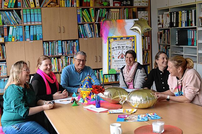 Freuen sich aufs Projekt: (von links) Ulrike Höppner und Friederike Beyer vom Förderverein, Schulrektor Burkhard Zapkau, Stefanie ...