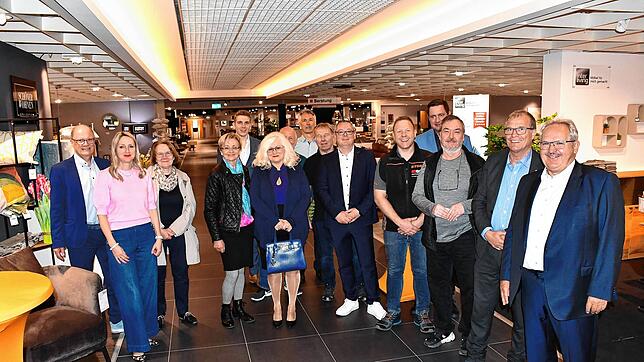 Bei der Eröffnung der Leistungs- und Gewerbeschau (von rechts): Holger Wick, Oberbürgermeister Klaus Eberhardt, Frank Sattler sowie ...