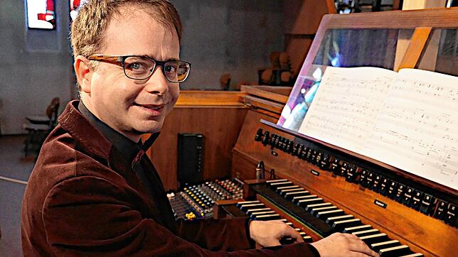 Zeno Bianchini spielt auf der &bdquo;Königin der Instrumente&ldquo;.
