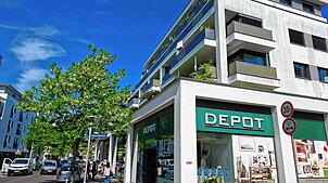 Diese große Ladenfläche in der Hauptstraße wird ab Dienstag leer stehen: Die Depot-Filiale in Markdorf hat am Montag zum letzten Mal ...